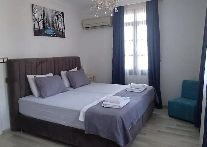 Cunda Palace فندق